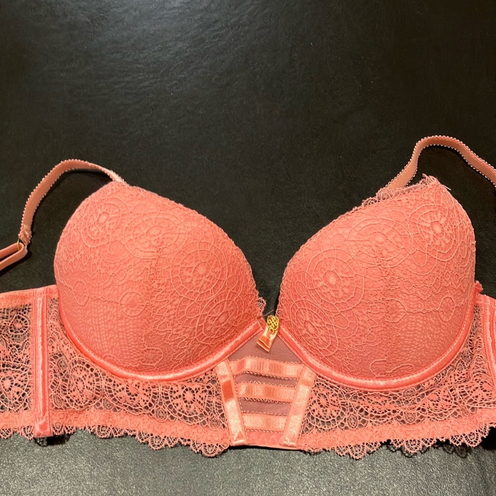 Lace Underwire Bra in Coral